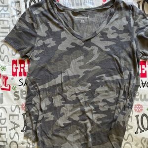 Worn a handful of times, very good condition. Nice and soft Womens shirt